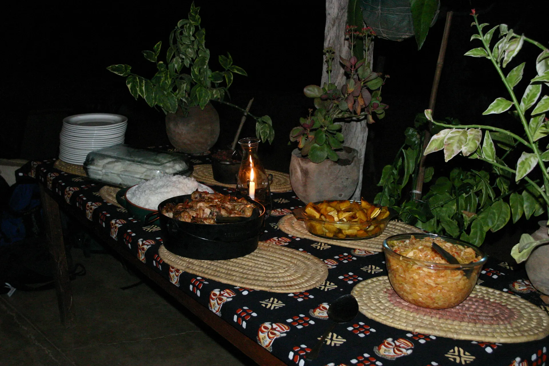 Diner met traditioneel Zambiaans eten [South Luangwa]