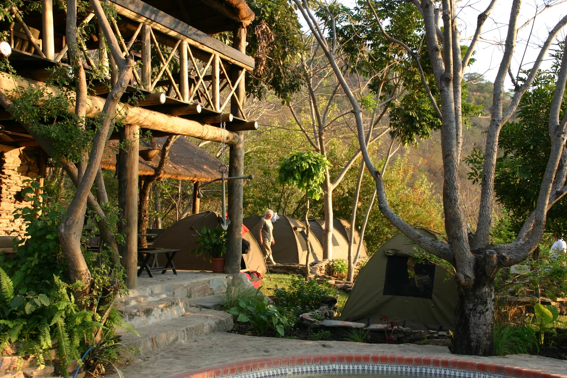 Onze tenten op de camp-site bij Luangwa Bridge