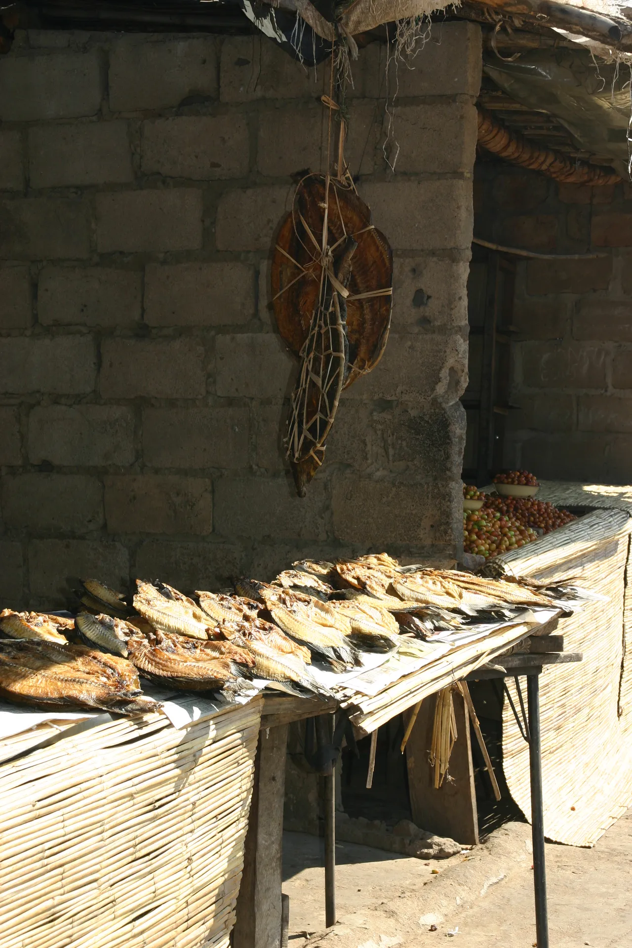 Gedroogde vis uit de Zambezi [markt Chavunga]