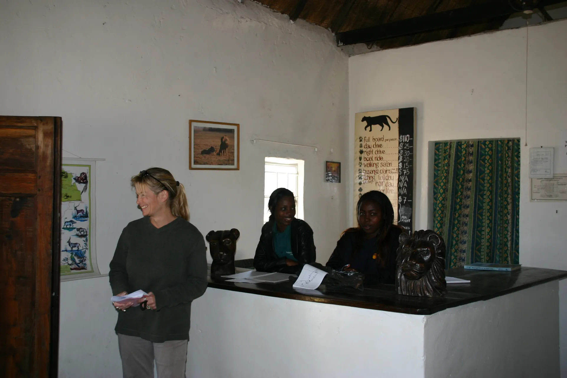 De receptie van camp-site Lufupa [Kafue]