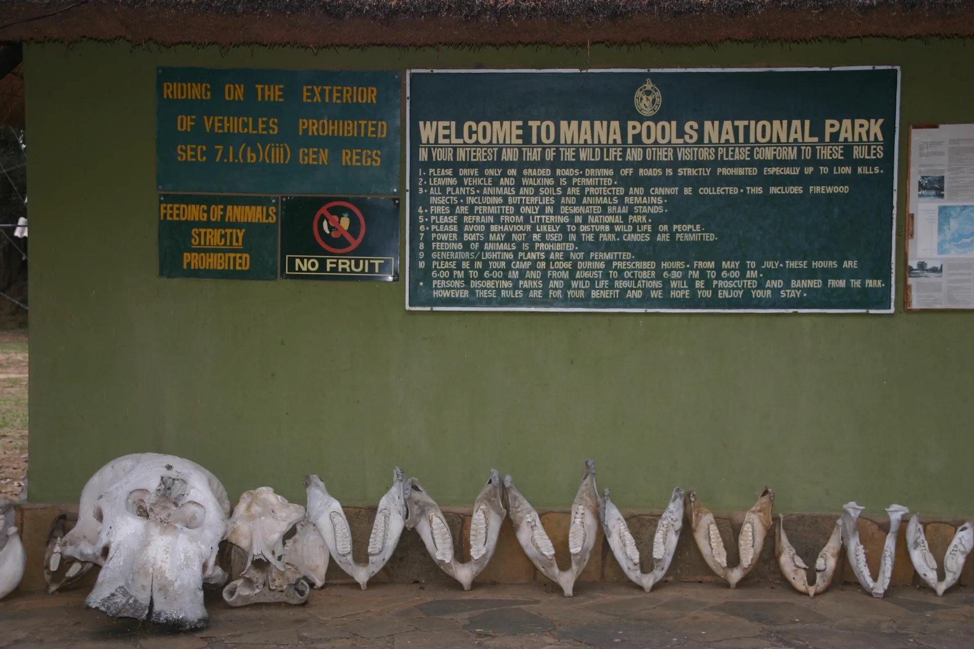 Bij het kantoortje in Mana Pools NP