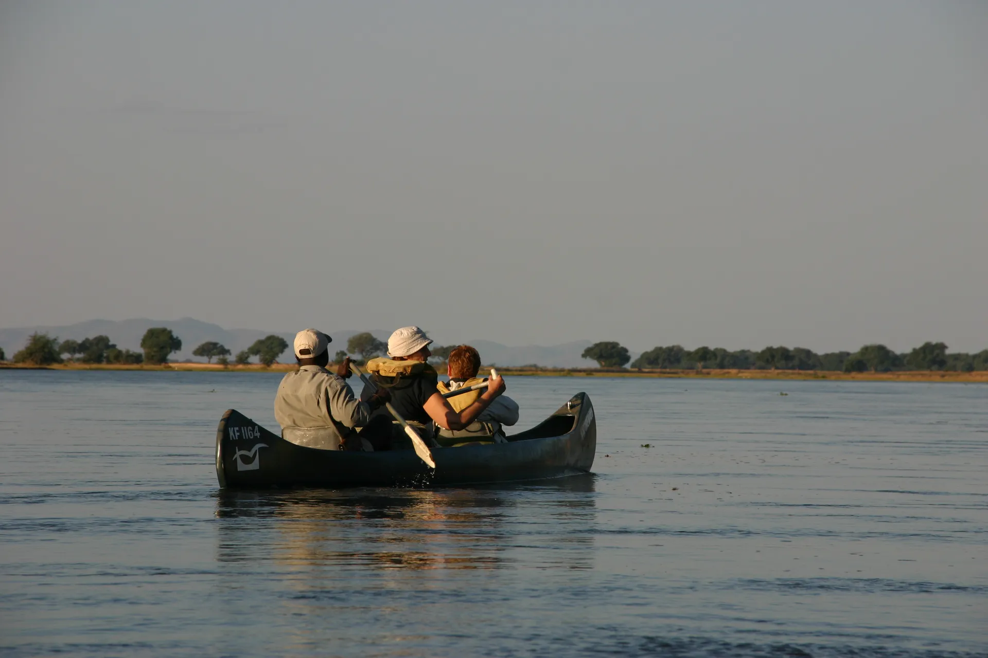 Kanotocht over de Zambezi [Mana Pools, Zimbabwe]