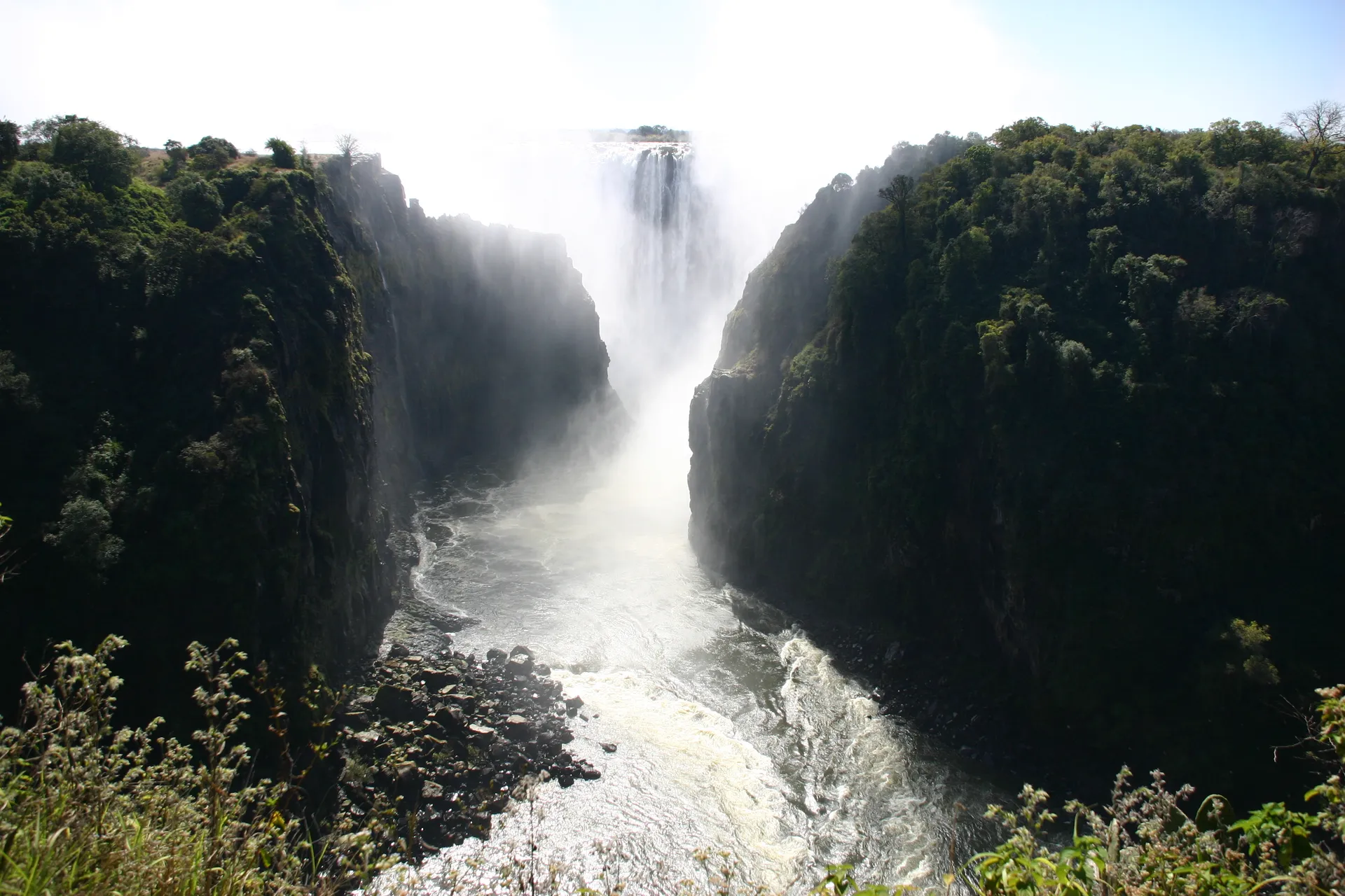 Door de nauwe Batoka kloof wordt al het water van de Victoria watervallen afgevoerd