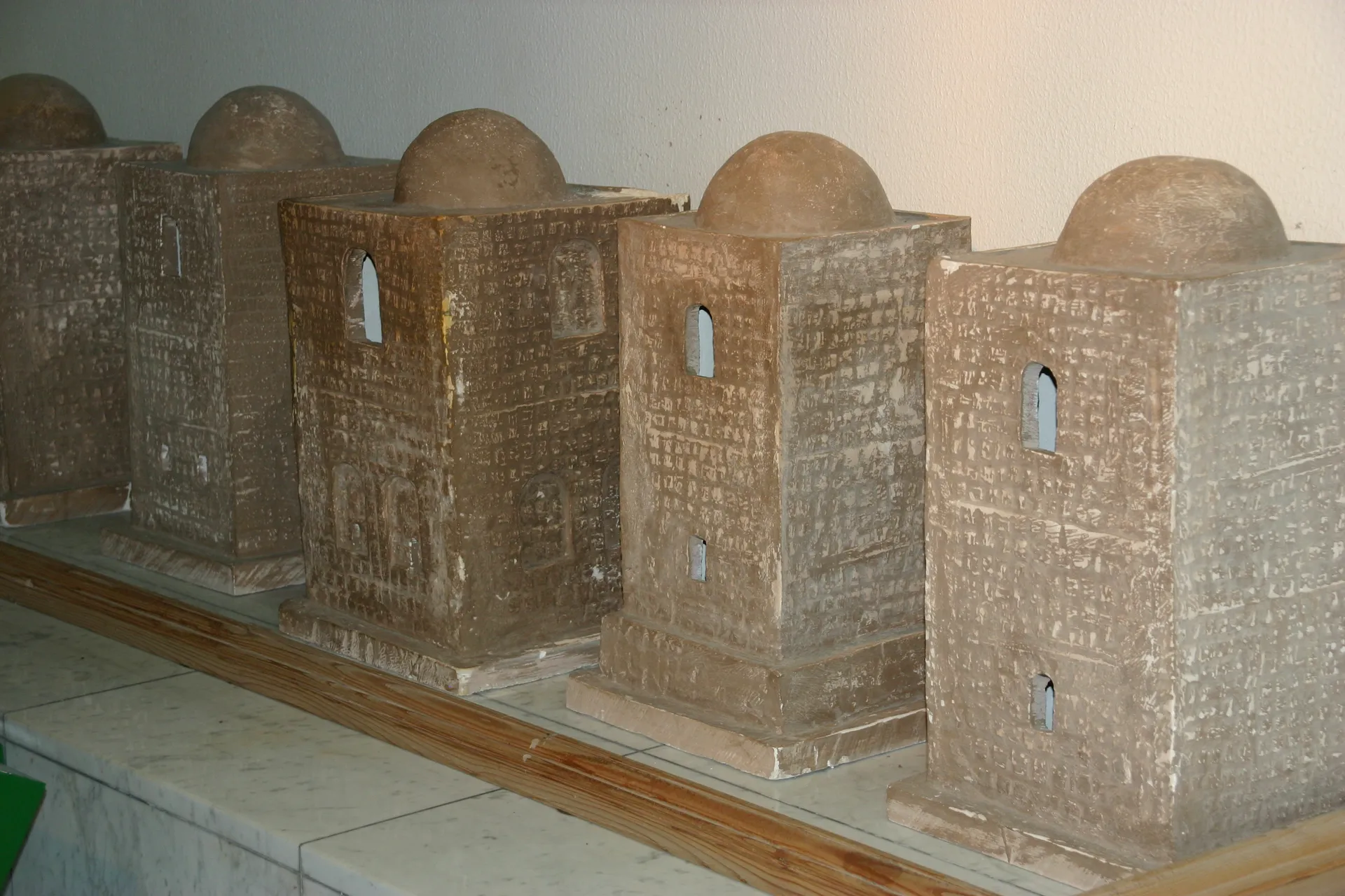 Modellen van graftombes uit de islamitische tijd [Tripoli, Nationaal Museum]