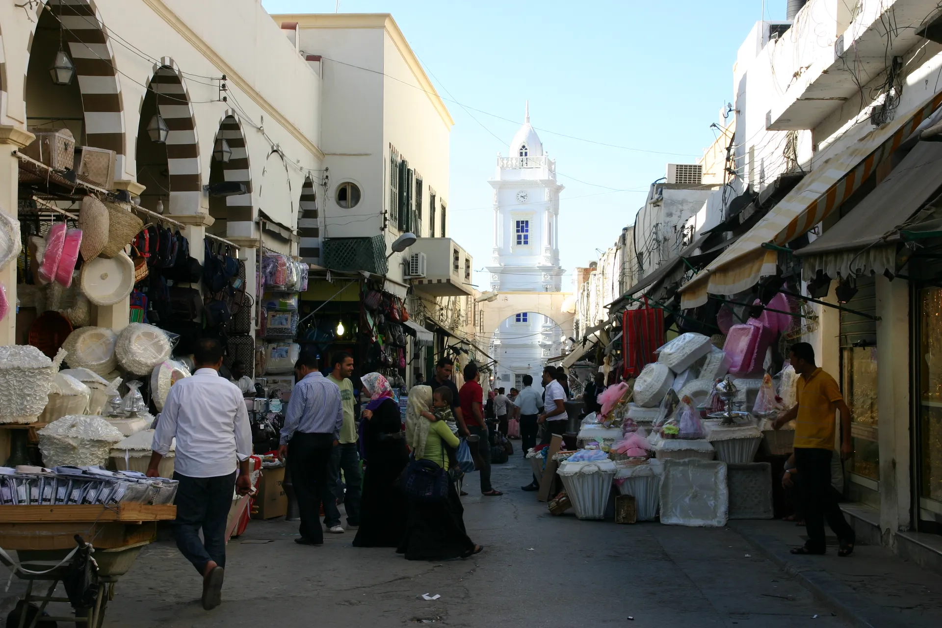 Winkelstraat in de medina van Tripoli