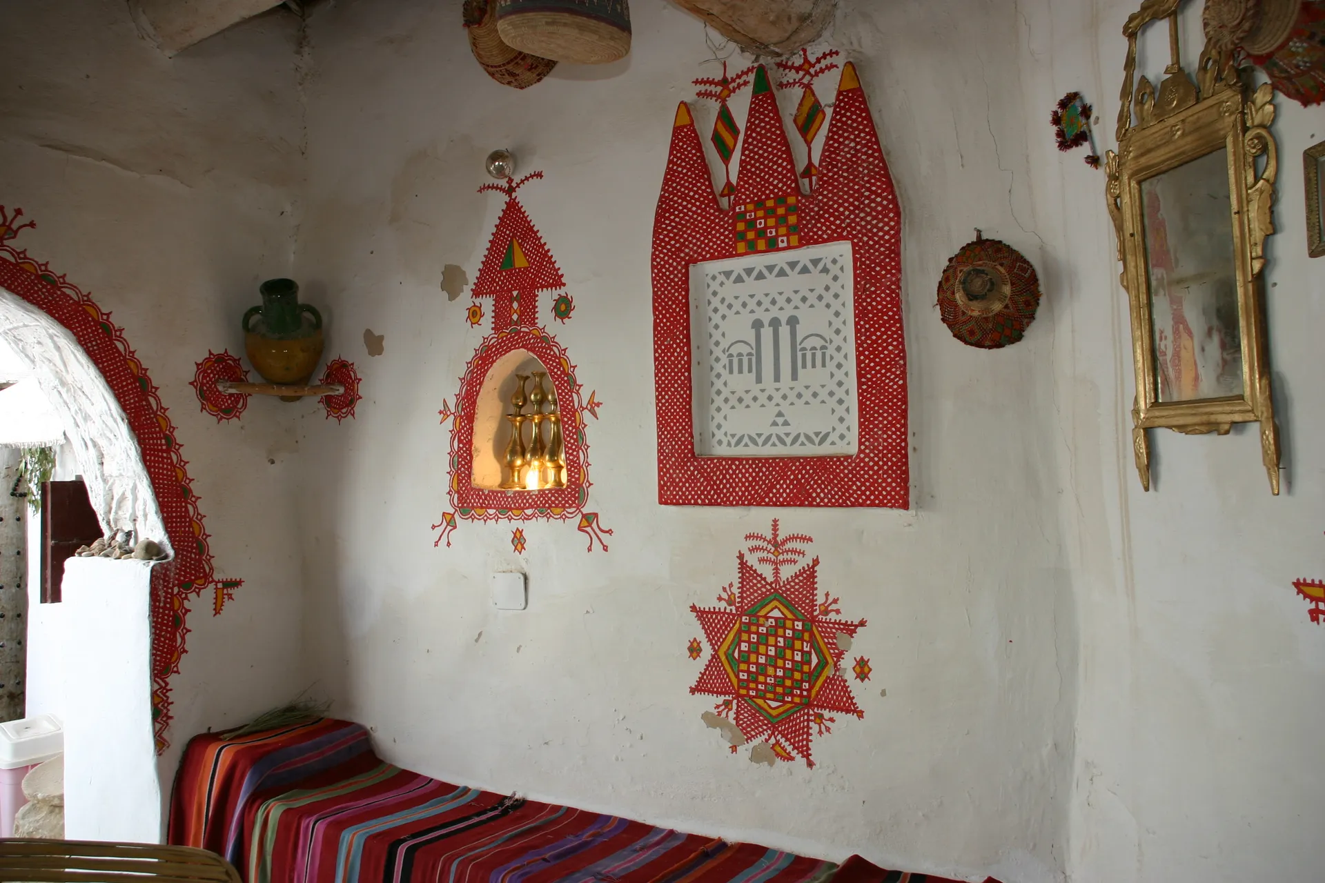Interieur van een theehuis [Ghadames, medina]