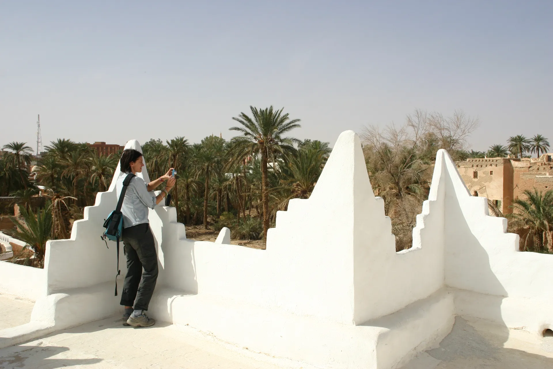 Yacine (reisleiding), tijdens een rustig moment [Ghadames]