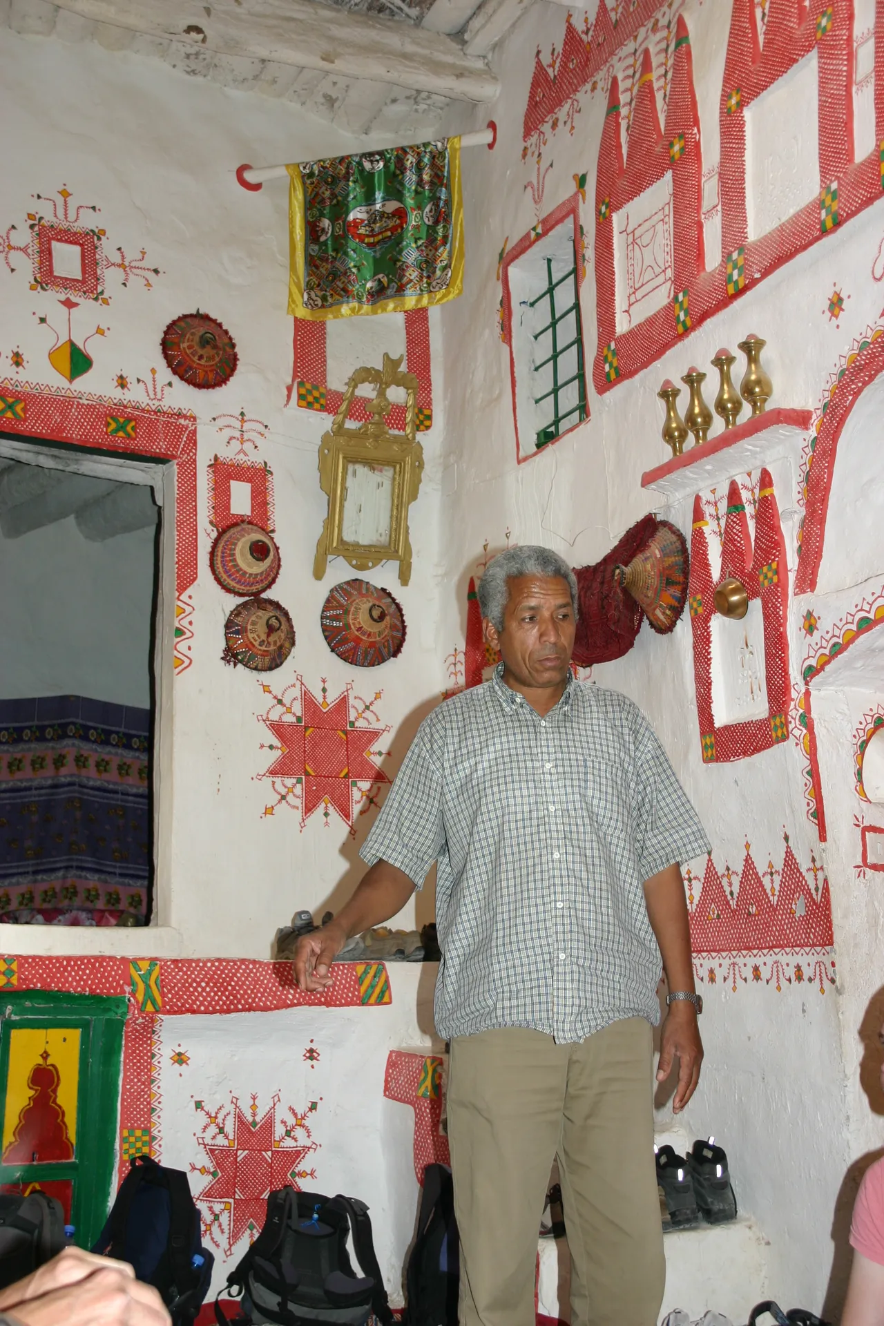 Onze gids bij de wandeling door de medina van Ghadames, zelf hier geboren en opgegroeid