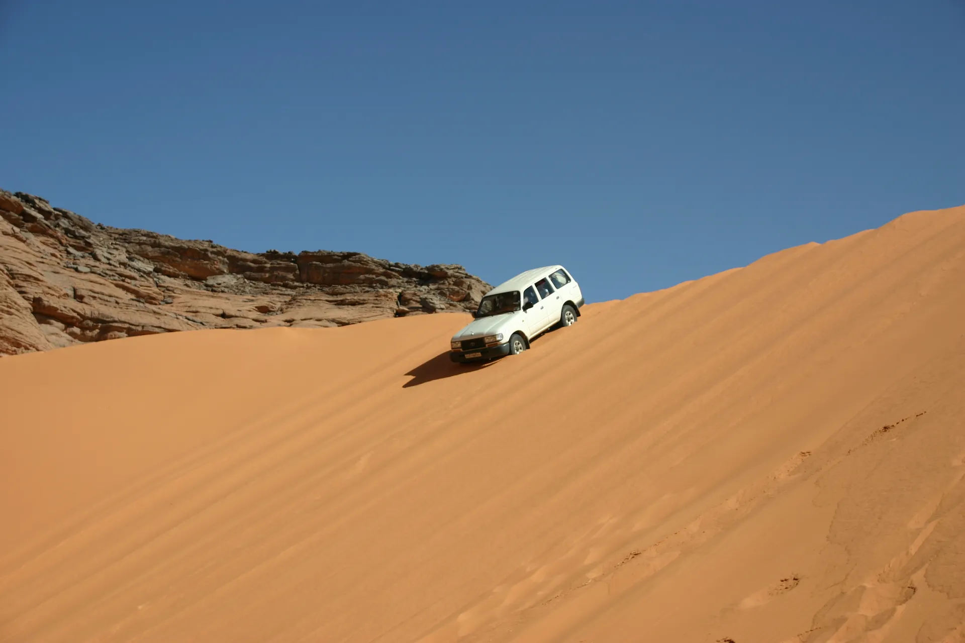  ... en daarna alsnog kan afdalen [Akakus gebergte]