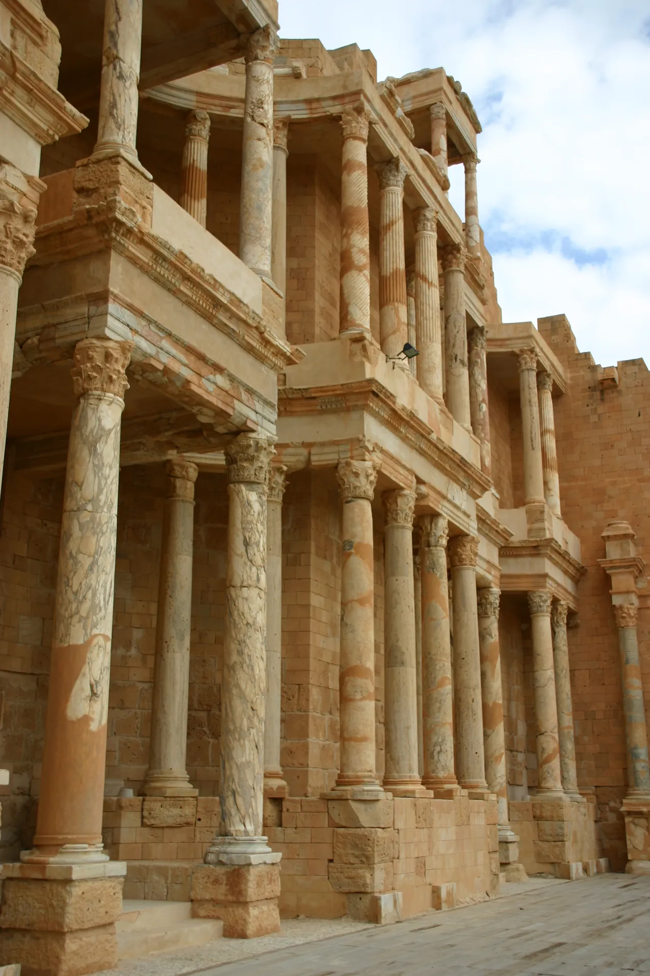Toneelgebouw, theater van Sabratha
