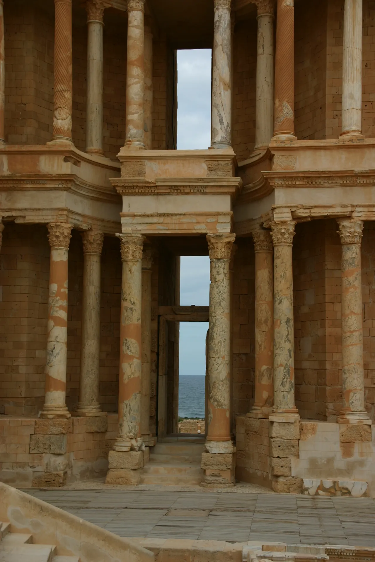 Toneelgebouw, theater van Sabratha