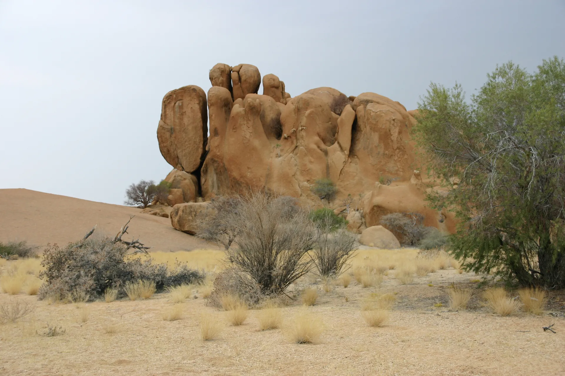 Grillige rotsformatie van vulkanische oorsprong [Spitzkoppe]